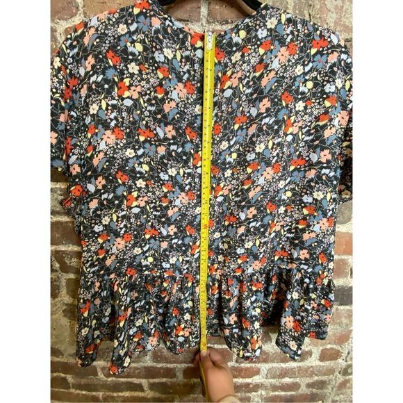 GAP Black Floral Peplum Blouse Women’s Size XL - Picture 8 of 9